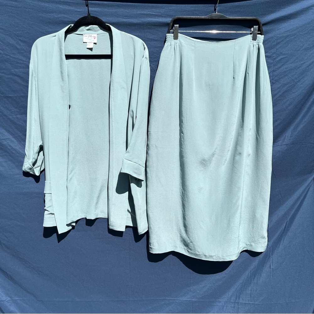 100% Silk Vintage Carol Patterson Large Midi Skirt Suit/Cardigan natural fibers